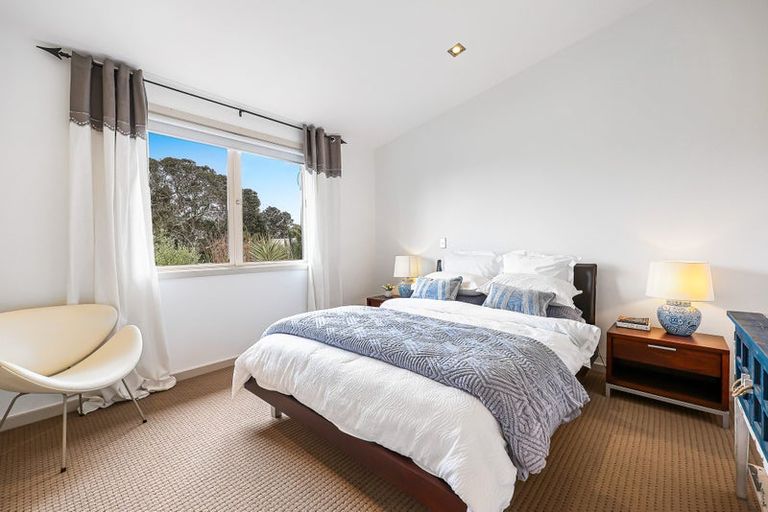 Photo of property in 2/2 Clifton Road, Hauraki, Auckland, 0622