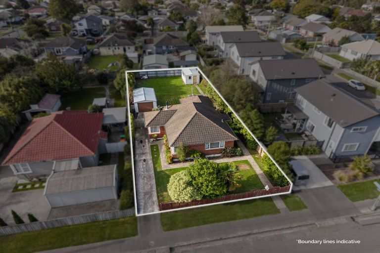 Photo of property in 180 Langdons Road, Northcote, Christchurch, 8052