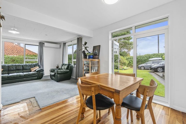 Photo of property in 64 Omata Road, Marfell, New Plymouth, 4310