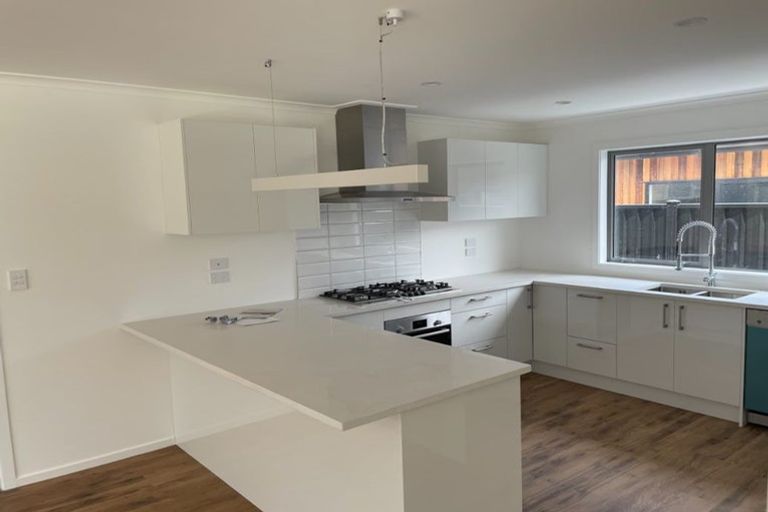 Photo of property in 9 Buddle Road, Wallaceville, Upper Hutt, 5018