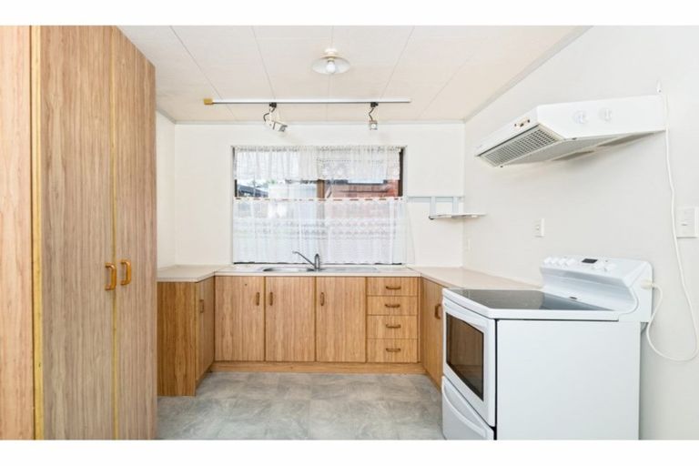 Photo of property in 1/1 Meadowvale Avenue, Forrest Hill, Auckland, 0620