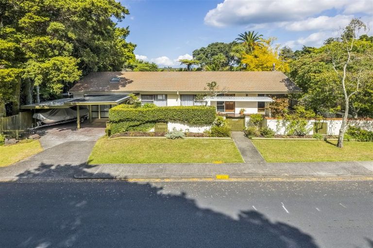 Photo of property in 26 Scenic Drive, Hillpark, Auckland, 2102