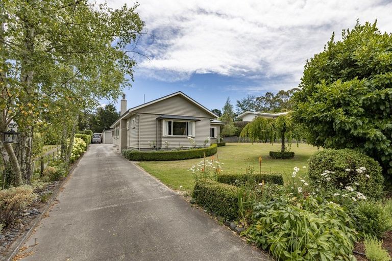 Photo of property in 16 Abbotsford Road, Waipawa, 4210