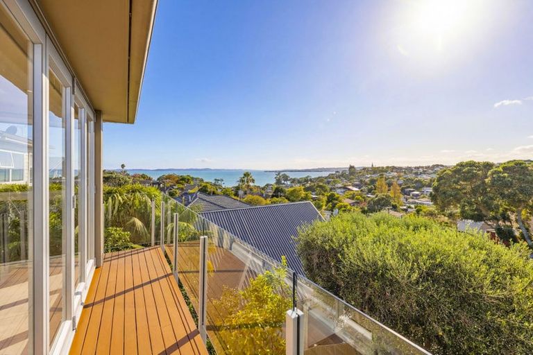 Photo of property in 1/5 Colmar Road, Mellons Bay, Auckland, 2014