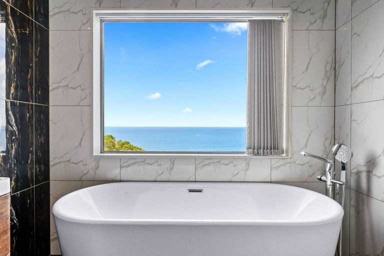 Photo of property in 126-128 Lax Crescent, Leigh, 0985