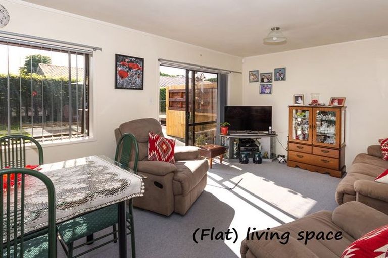 Photo of property in 180 Walter Strevens Drive, Conifer Grove, Takanini, 2112