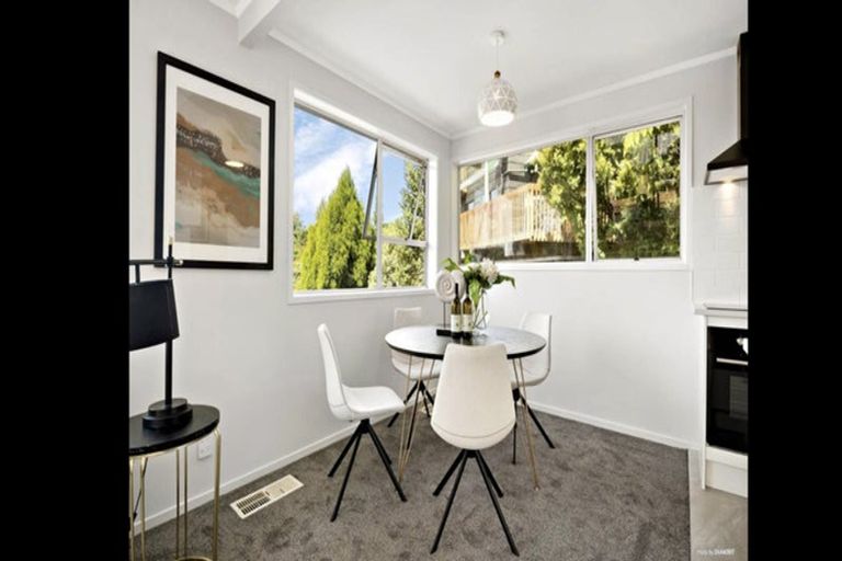 Photo of property in 2/7 Malters Place, Browns Bay, Auckland, 0630