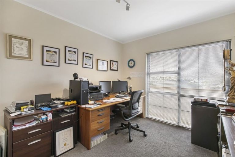Photo of property in 16 Harper Street, Chatswood, Auckland, 0626