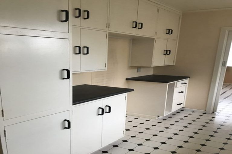 Photo of property in 92 Ironside Road, Johnsonville, Wellington, 6037