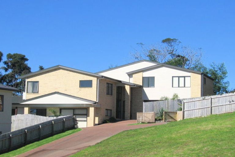 Photo of property in 64 San Valentino Drive, Henderson, Auckland, 0612