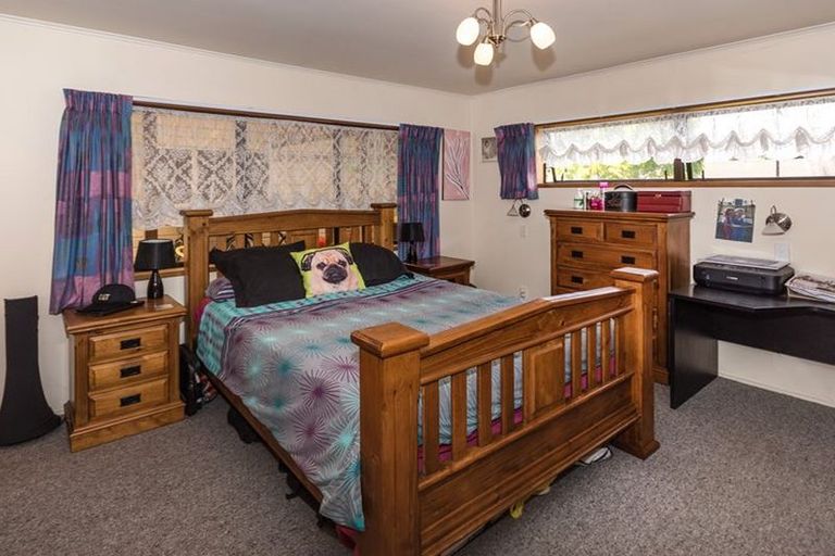 Photo of property in 180 Walter Strevens Drive, Conifer Grove, Takanini, 2112