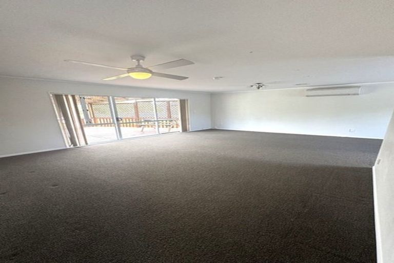 Photo of property in 92 Borich Road, Sunnyvale, Auckland, 0612