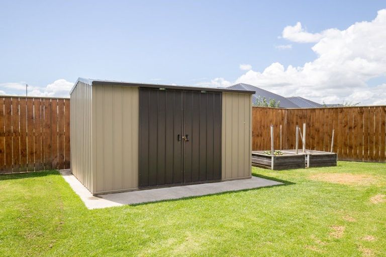 Photo of property in 18 Costello Drive, Ngatea, 3503