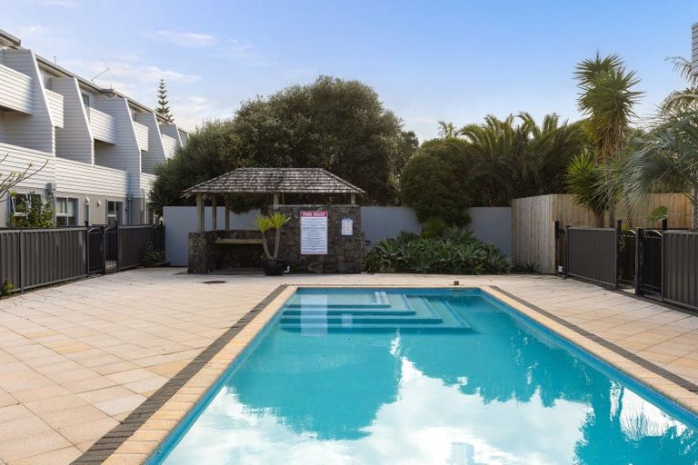 Photo of property in 39/3 Riverside Road, Orewa, 0931