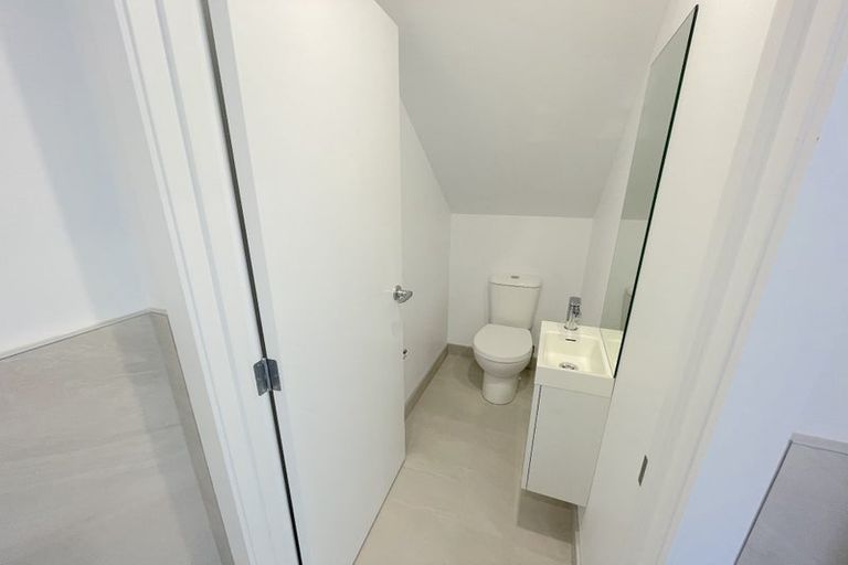 Photo of property in 9 Kaokao Lane, Mangere, Auckland, 2022