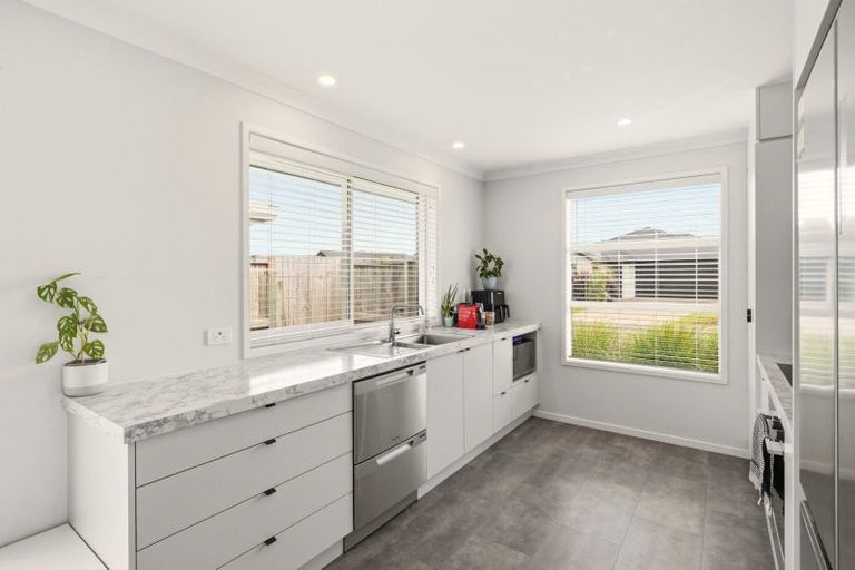 Photo of property in 3 Furlong Road, Papamoa, 3118