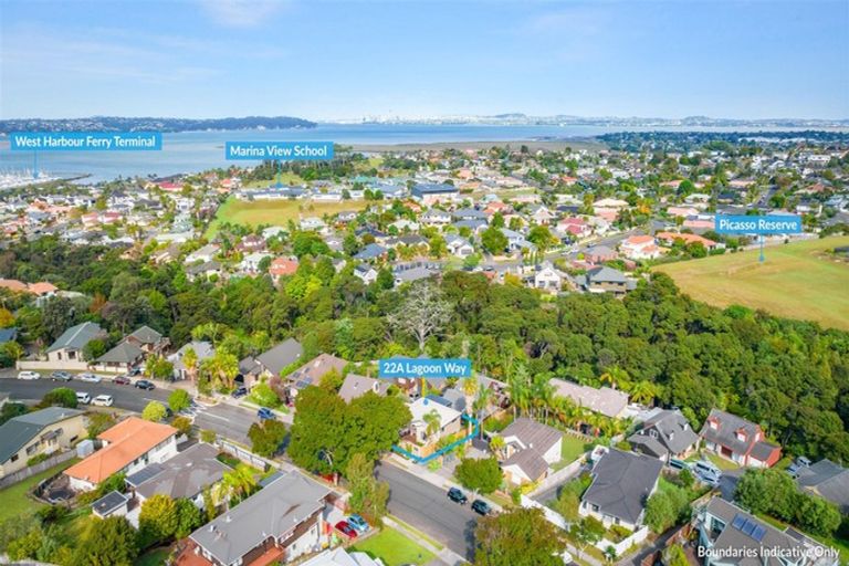 Photo of property in 1/22 Lagoon Way, West Harbour, Auckland, 0618