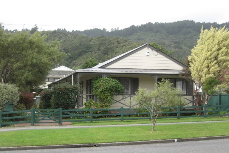 Photo of property in 29 Tawhai Street, Stokes Valley, Lower Hutt, 5019