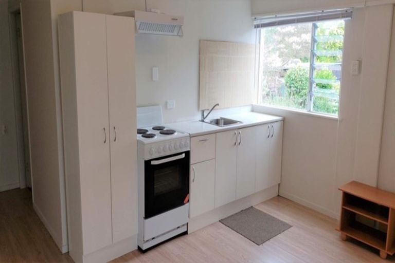 Photo of property in 6 Chevron Place, Castor Bay, Auckland, 0620