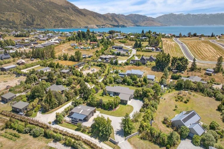 Photo of property in 28 Sam John Place, Lake Hawea, 9382