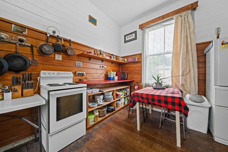 Photo of property in 1 Castle Hill Road, Alfredton, Eketahuna, 4996