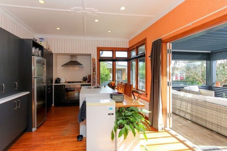 Photo of property in 2 Norman Street, Lower Vogeltown, New Plymouth, 4310