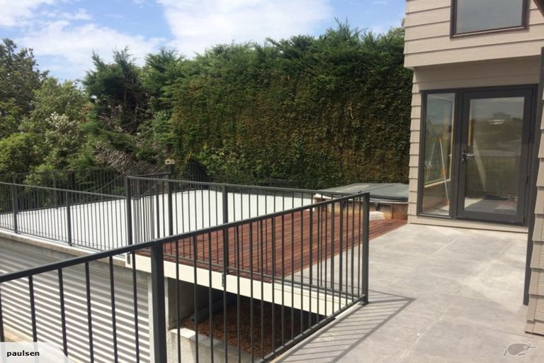 Photo of property in 266 Mount Pleasant Road, Mount Pleasant, Christchurch, 8081