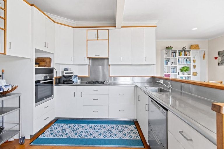 Photo of property in 62 Cutfield Road, New Plymouth, 4310