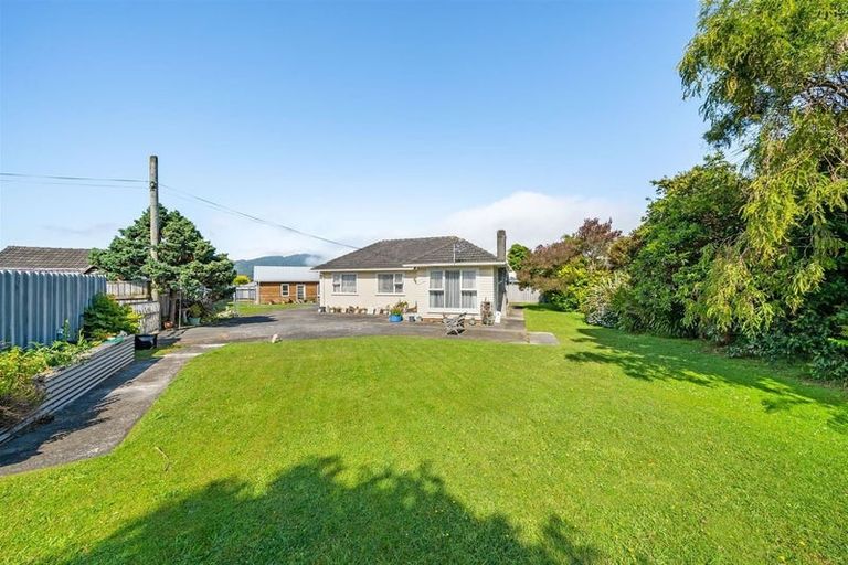 Photo of property in 29 Ruthven Road, Wainuiomata, Lower Hutt, 5014