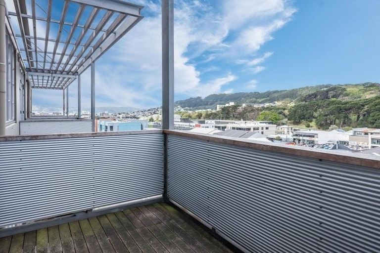 Photo of property in Vespa Apartments, 402/20 Hanson Street, Mount Cook, Wellington, 6021
