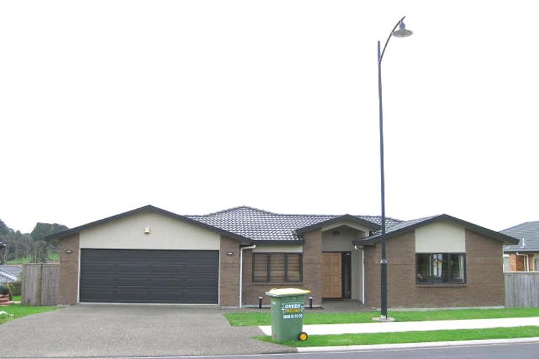 Photo of property in 6 Toledo Avenue, Henderson, Auckland, 0612