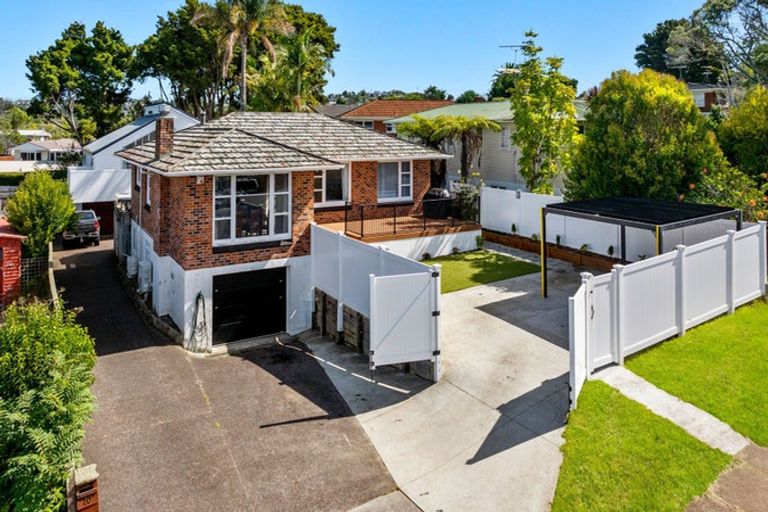 Photo of property in 1/10 Stanaway Street, Hillcrest, Auckland, 0627