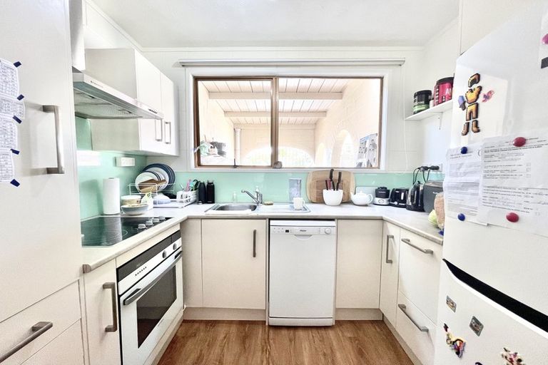 Photo of property in 7/3 Glen Road, Browns Bay, Auckland, 0630