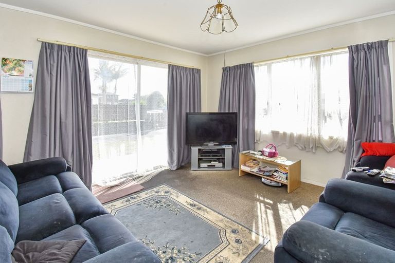 Photo of property in 1/82 Rosehill Drive, Rosehill, Papakura, 2113