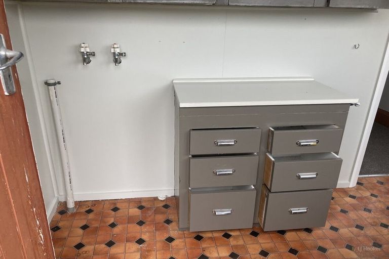 Photo of property in 6-6a Timaru Road, Waimate, 7924