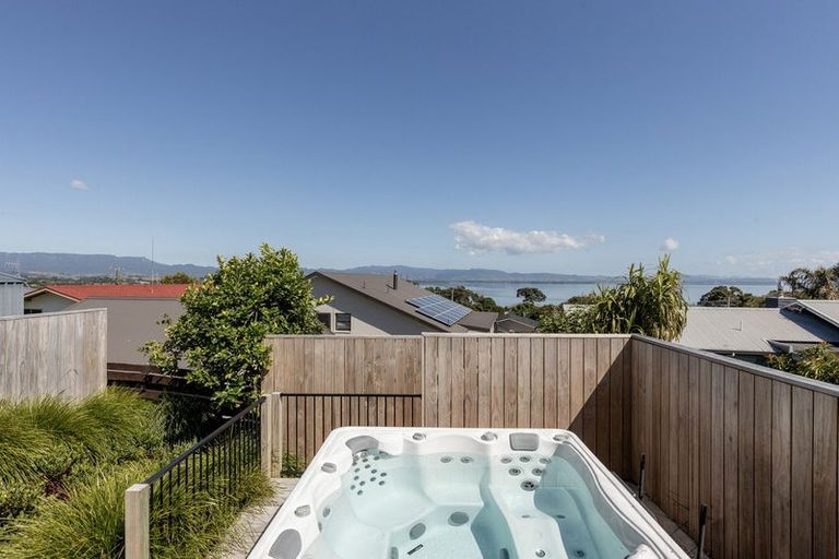 Photo of property in 6 Coppelia Avenue, Omokoroa, 3114