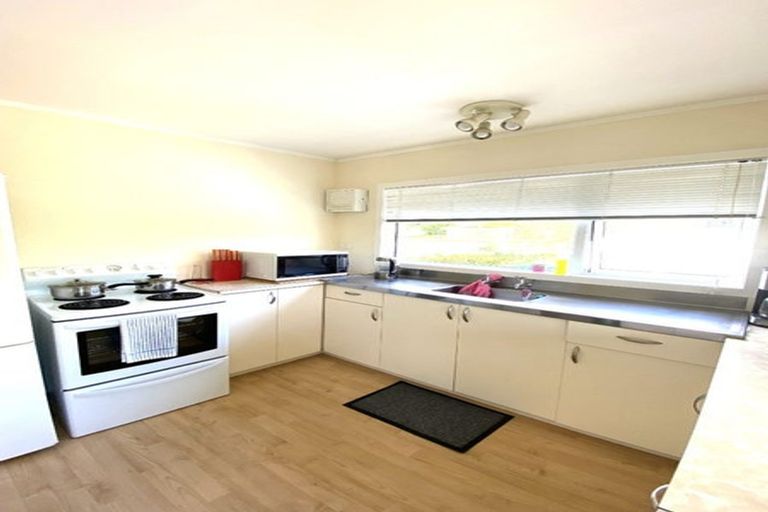 Photo of property in 3/48 Paremata Crescent, Paremata, Porirua, 5024