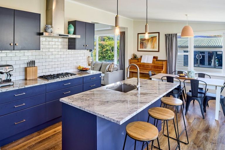 Photo of property in 6 York Street, Moera, Lower Hutt, 5010