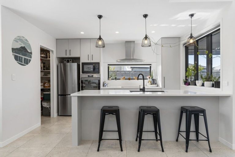 Photo of property in 43 Kotiate Street, Papamoa Beach, Papamoa, 3118