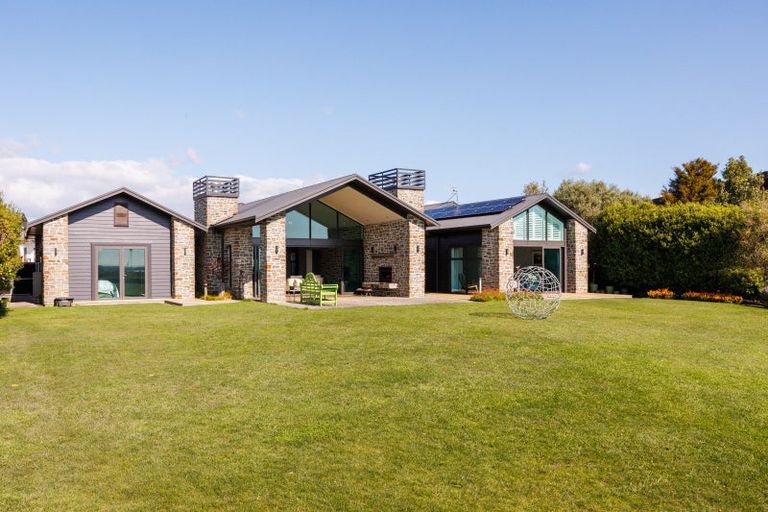 Photo of property in 21 The Strand, Fitzherbert, Palmerston North, 4410