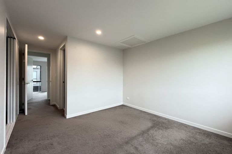 Photo of property in 7/21 Akoranga Drive, Northcote, Auckland, 0627