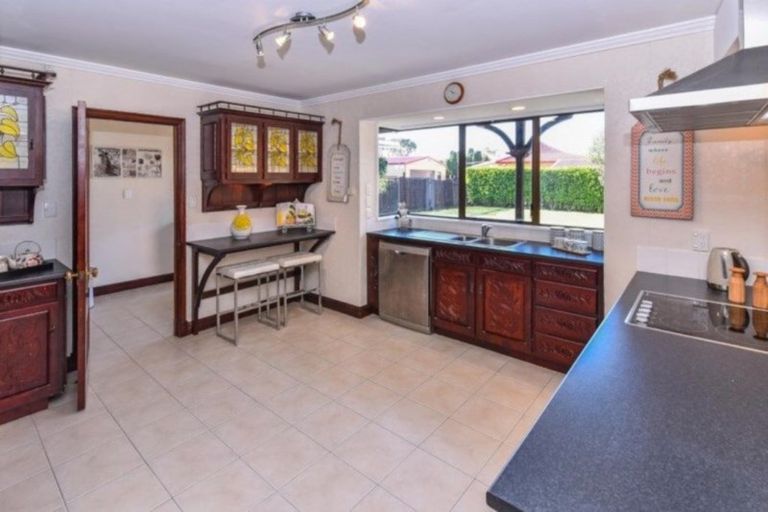 Photo of property in 71 St Annes Crescent, Wattle Downs, Auckland, 2103