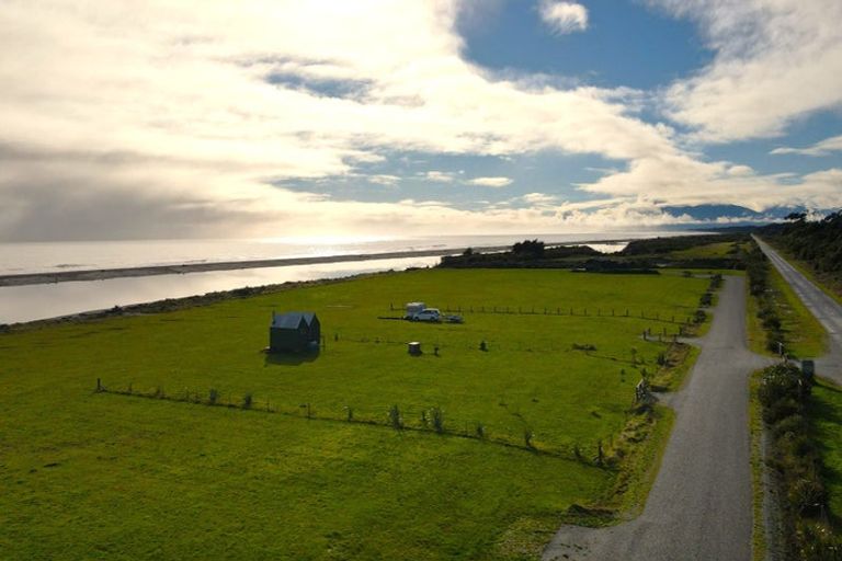 Photo of property in 25 Fox Moth Drive, Haast, 7886