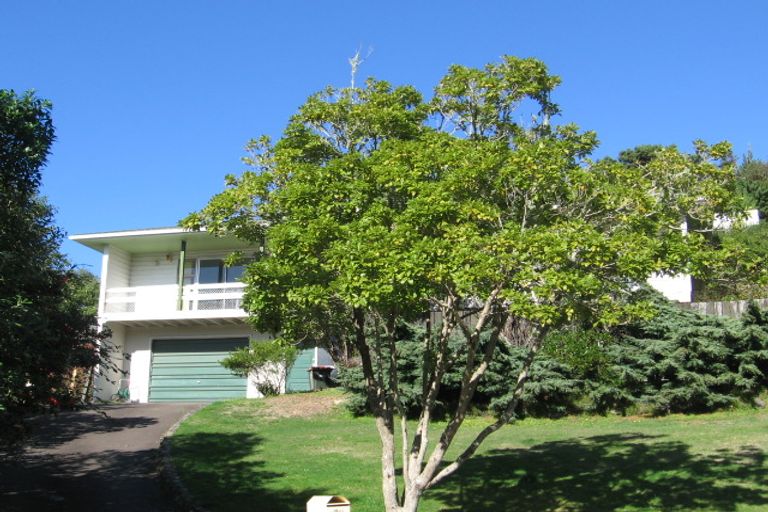 Photo of property in 11 Dormar Place, Churton Park, Wellington, 6037