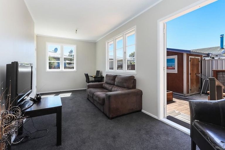 Photo of property in 12a Charles Road, Hannahs Bay, Rotorua, 3010