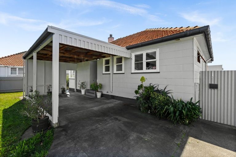 Photo of property in 102 Nuffield Avenue, Marewa, Napier, 4110
