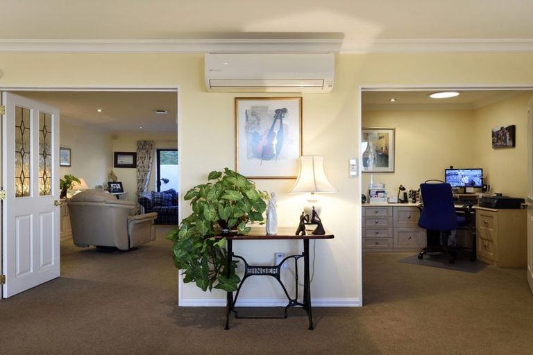 Photo of property in 18 Springlea Heights, Atawhai, Nelson, 7010