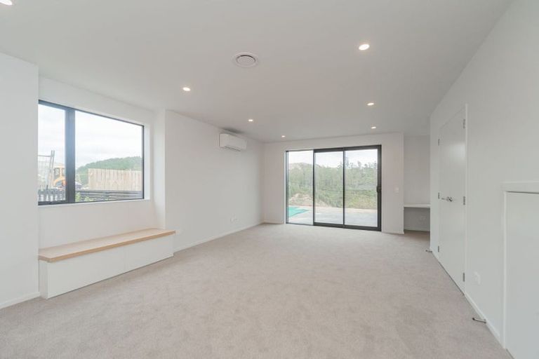 Photo of property in 32 Turtleback Avenue, Whitby, 5024