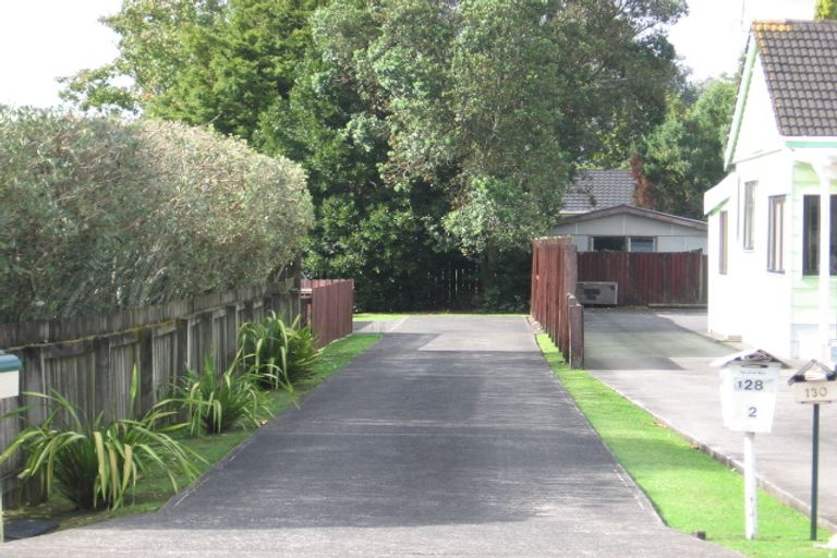 Photo of property in 2/128 Bruce Mclaren Road, Henderson, Auckland, 0612