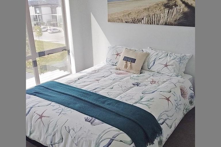 Photo of property in 1 Glenae Lane, Hobsonville, Auckland, 0618